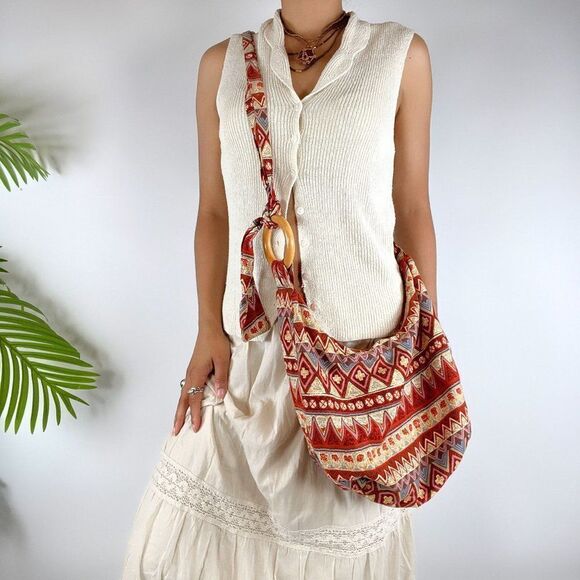 Vintage Y2K Red Beachy Aztec Hippie Bohemian Crossbody Purse Hobo Bag - Picture 1 of 6